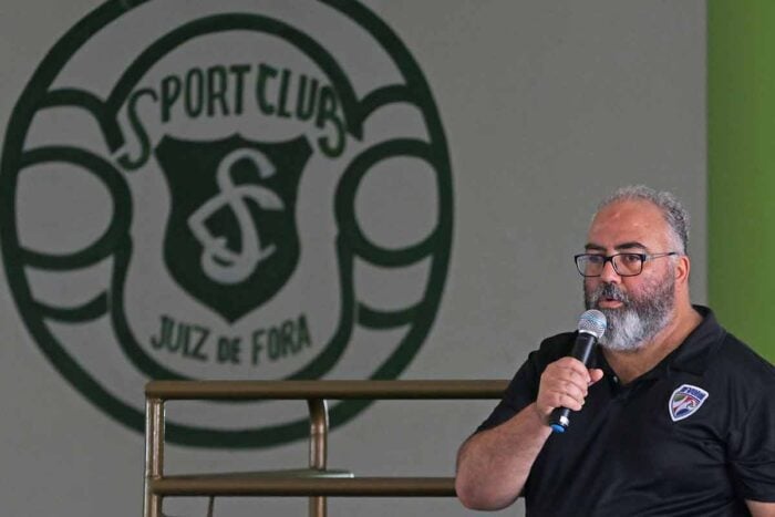 JF Vôlei e Sport Club anunciam parceria 1 Heglison Toledo diretor do JF Volei Leonardo Costa