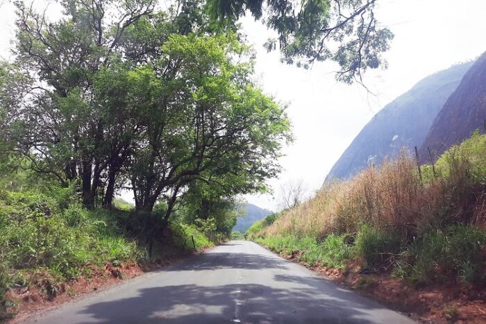 Obras do Provias chegam ao trecho Mutum-Lajinha, na Zona da Mata 1 Mais de 40 quilômetros da rodovia MG-108 estão em fase de recuperação