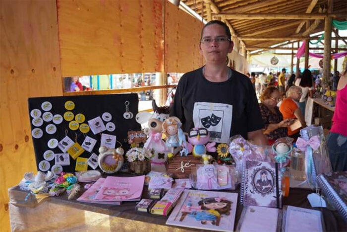 Artesãs de Lima Duarte fazem vaquinha para participação em Feira Nacional de Artesanato 1 Simone Artesa Ronaldo Nunes