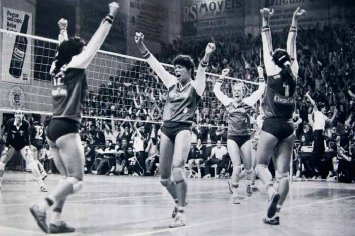 'Inenarrável': há 40 anos, Sport quebrava hegemonia do Minas e conquistava o Mineiro de vôlei 1 Titulo mineiro Sport 40 anos Credito Douglas Fedoceo Arquivo Tribuna 1