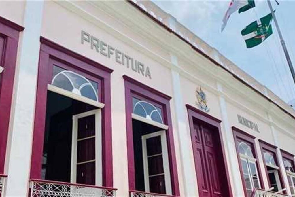 Prefeitura de Leopoldina abre seleção com salários de até R$ 2,7 mil 1 prefeitura de leopoldina divulgacao facebook