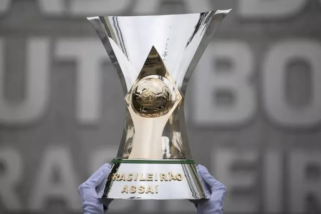 CBF adia fim do Brasileirão para 6 de dezembro 1 Taça Brasileirão foto Lucas Figueiredo / CBF