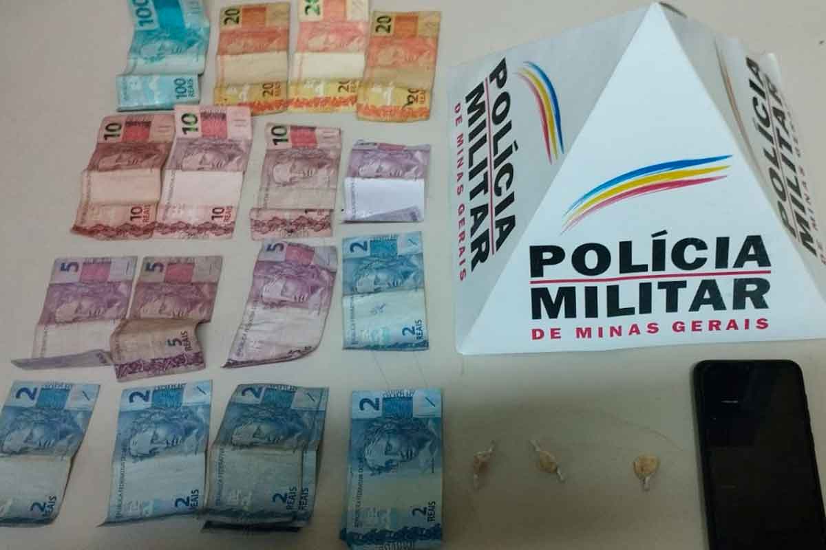 PM apreende mais de R$ 18 mil e prende três pessoas por tráfico de drogas 2 trafico barbacena foto pm 2