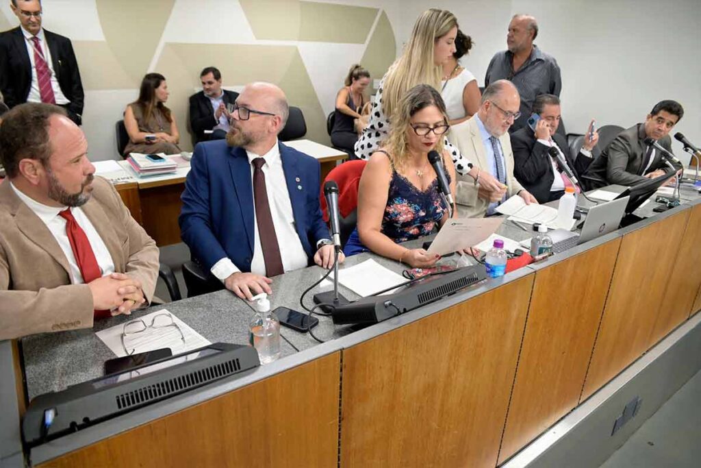 Discussão sobre Regime de Recuperação Fiscal atravessa dias na ALMG 1 Audiencia RRF Foto Sarah Torres