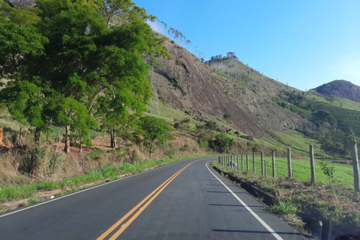 Governo de Minas já concluiu maior parte das obras rodoviárias próximas à divisa com o Espírito Santo 4 Dos sete trechos contemplados pelo pacote de obras na região, seis já foram finalizados