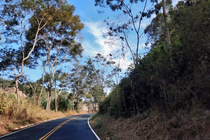 Governo de Minas já concluiu maior parte das obras rodoviárias próximas à divisa com o Espírito Santo 3 Dos sete trechos contemplados pelo pacote de obras na região, seis já foram finalizados