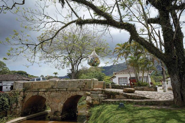 Cidade histórica de Tiradentes recebe o Festival Artes Vertentes 1 Intervenc 807a 771o Arti 769stica Festival Artes Vertentes 2022 Foto Marlon de Paula