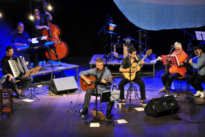 Luizinho Lopes faz show de lançamento de disco novo 1 LUZINHOLOPES CARLOSMENDONCADIVULGACAO2