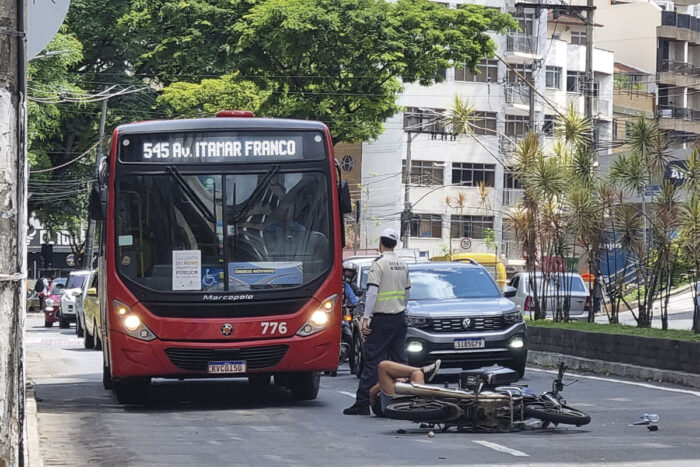 A cada dois emplacamentos, um acidente com moto acontece em JF 1 moto acidente juiz de fora