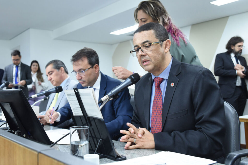 Lei que facilita geração de empregos para mulheres vítimas de violência avança 1 violência contra mulheres em pauta na ALMG