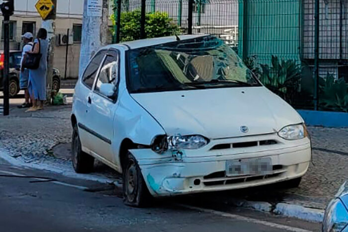 Acidente próximo ao Mergulhão causa retenção no Centro de JF 1 acidente mergulhao by nayara editada