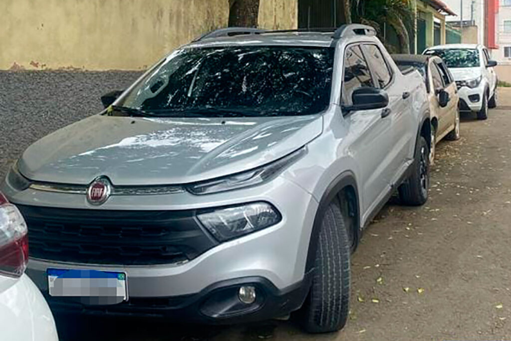 Homem é preso por interceptação e adulteração de veículos em JF 1 carro apreendido br 267 by pmr