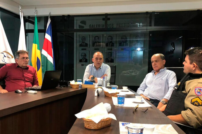 Saiba como ficará o funcionamento do comércio no final de ano em JF 1 coletiva comercio by leticya editada