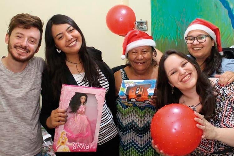 Campanhas arrecadam doações de Natal em Juiz de Fora 3 CAMPANHA DE NATAL MAMAE NOEL ARQUIVO PESSOAL