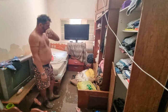 Fortes chuvas causam transtornos e prejuízos a moradores em JF 1 CHUVAS Morador Bruno Mariano Procopio LEONARDO COSTA