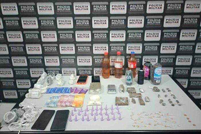Trio é flagrado tentando levar drogas para penitenciária 1 DROGA E MATERIAL APREENDIDOS PMMG