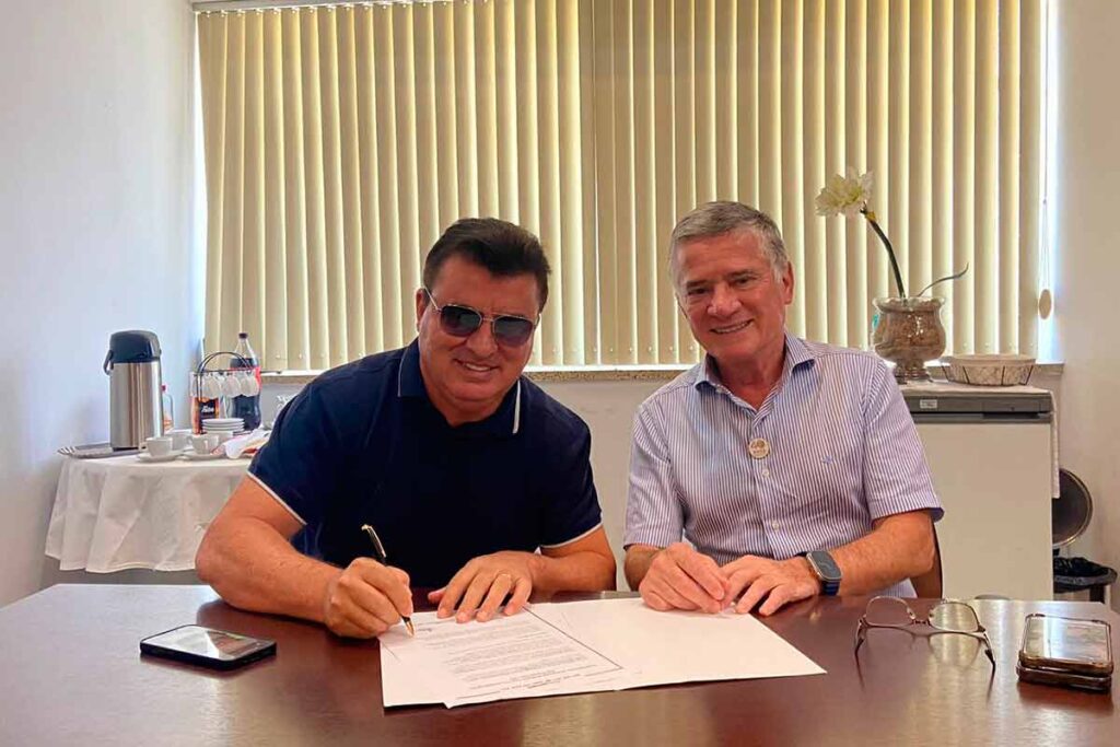 Supermercado Bahamas anuncia loja em São João Nepomuceno 1 Prefeito de sao joao e jovino divulgacao