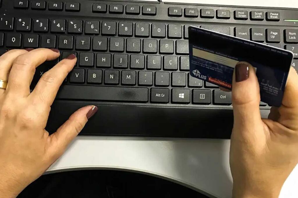 Entenda como ficam os juros no rotativo do cartão em 2024 1 Banco e empresa de cartão devem indenizar cliente que teve nome negativado após cobrança de R$ 17 mil