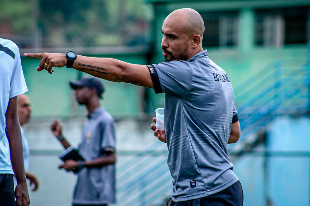 Novo técnico do Villa Real vai treinar a base e o time profissional do clube 3 Novo técnico do Villa Real vai treinar a base e o time profissional do clube