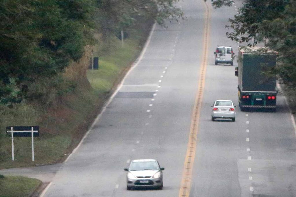 Número de mortes nas estradas da região tem queda em 2023 3 carreta
