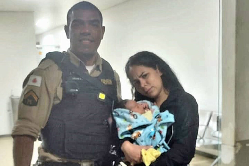 PM desengasga bebê na véspera do ano novo em JF 1 VALE ESTE ENGASGO