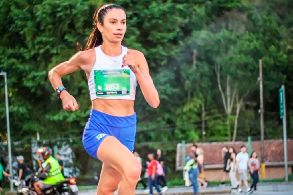 Corredora top 10 na São Silvestre projeta temporada ainda melhor em 2024 2 amanda oliveira by arquivo pessoal destacada