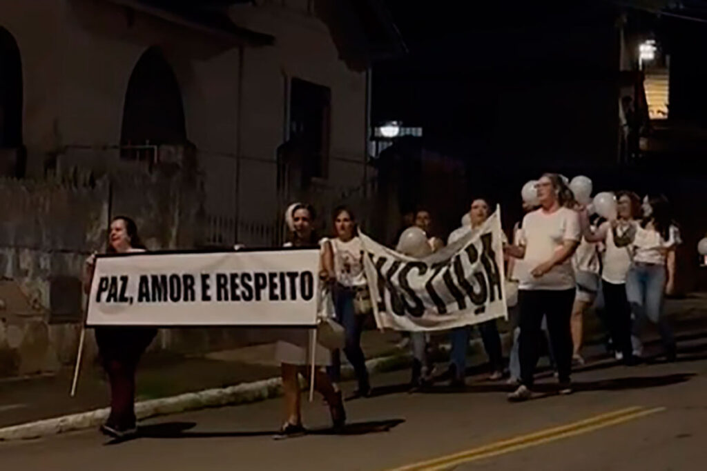 Latidos de cachorro geram agressão e manifestação por paz em Bicas 1 bicas manifestacao agressao latidos cachorro