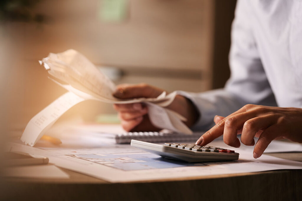 Pagamento com desconto do Imposto sobre Serviços de Qualquer Natureza vai até quarta 1 calculadora economia freepik