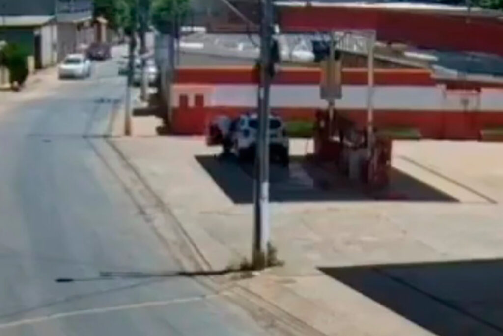Homem finge ser PM e furta viatura policial no interior de Minas 1 furto viatura by reproducao redes sociais editada