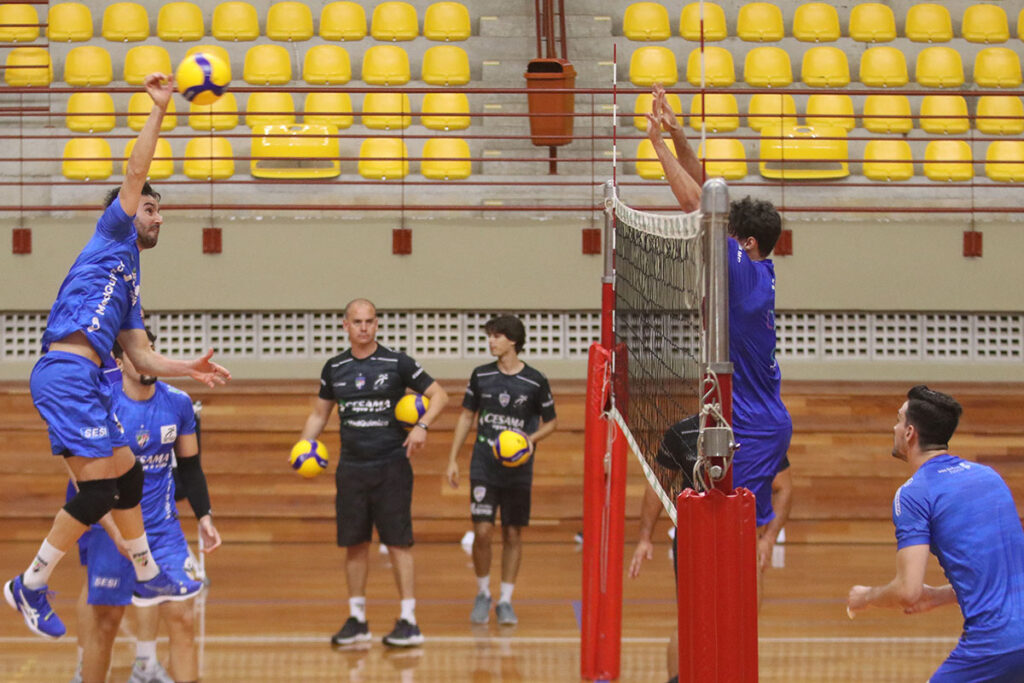 JF Vôlei apresenta elenco em jogo aberto ao público no Ginásio Municipal 1 jf volei by felipe couri editada