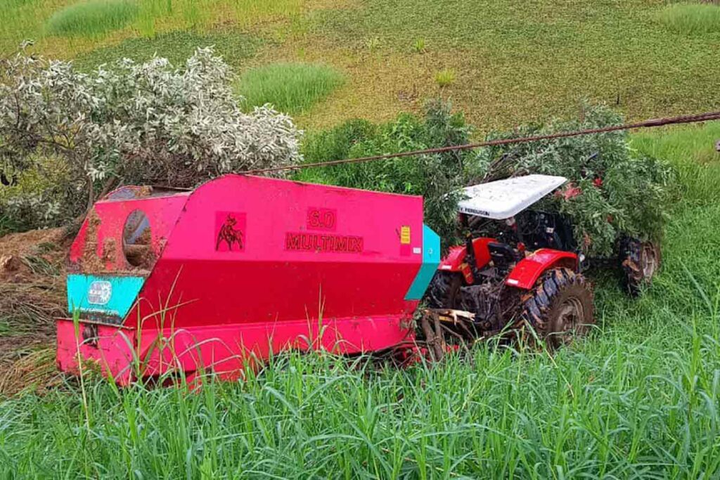 Homem morre após trator cair sobre seu corpo 1 laticinio morte oliveira divulgacao corpo de bombeiros