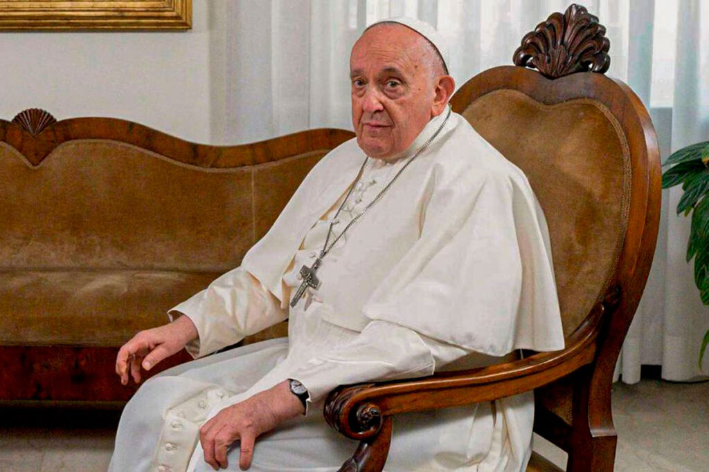 Papa Francisco pede proibição da prática de barriga de aluguel 1 papa by vatican media editada