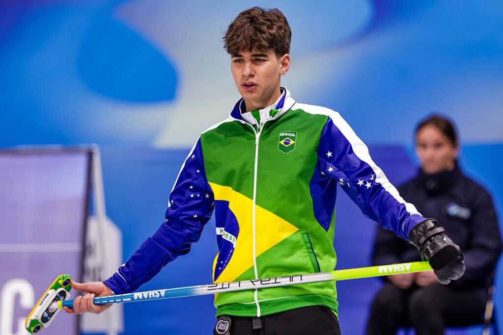 Juiz-forano disputa o Mundial de curling com a seleção brasileira 2 juiz-forano curling