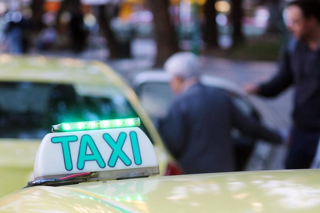 Taxista morre com golpe de enxada de passageiro após discussão em corrida 1 taxi foto felipe couri