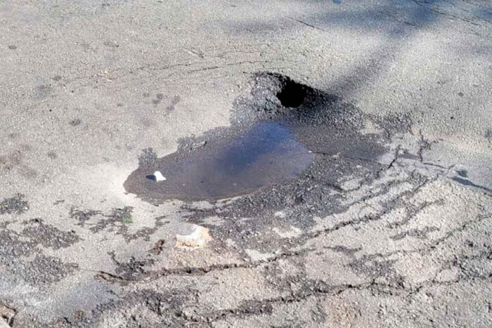 Buraco na via prejudica tráfego de veículos no Bandeirantes 1 vida urbana buraco bandeirantes foto tribuna destacada site
