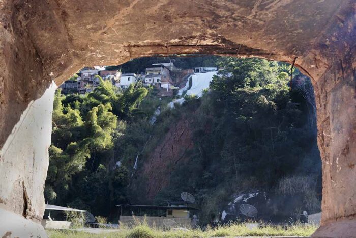 Juiz de Fora é a terceira cidade de Minas com mais áreas de risco geológico 1 BIOSFERA Areas de Risco Rosa Sfeir Felipe Couri