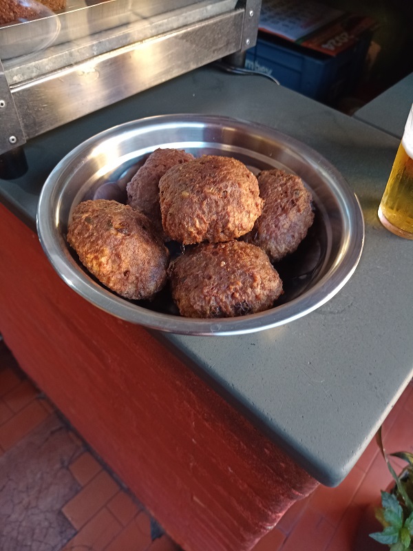 O Bar do Júlio é nota dez! 3 Bolinho de carne TM