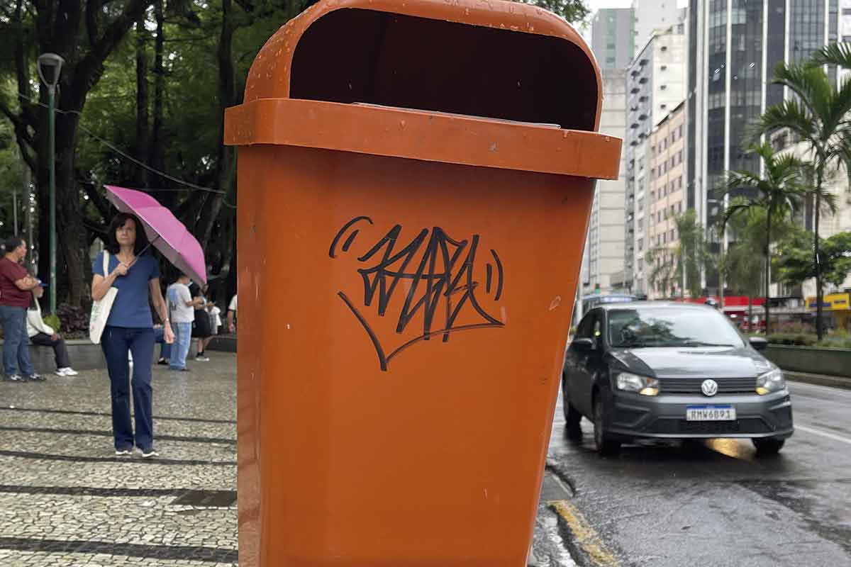 LIXEIRA_Felipe_Couri-(3) LIXEIRA_Felipe_Couri-(3)