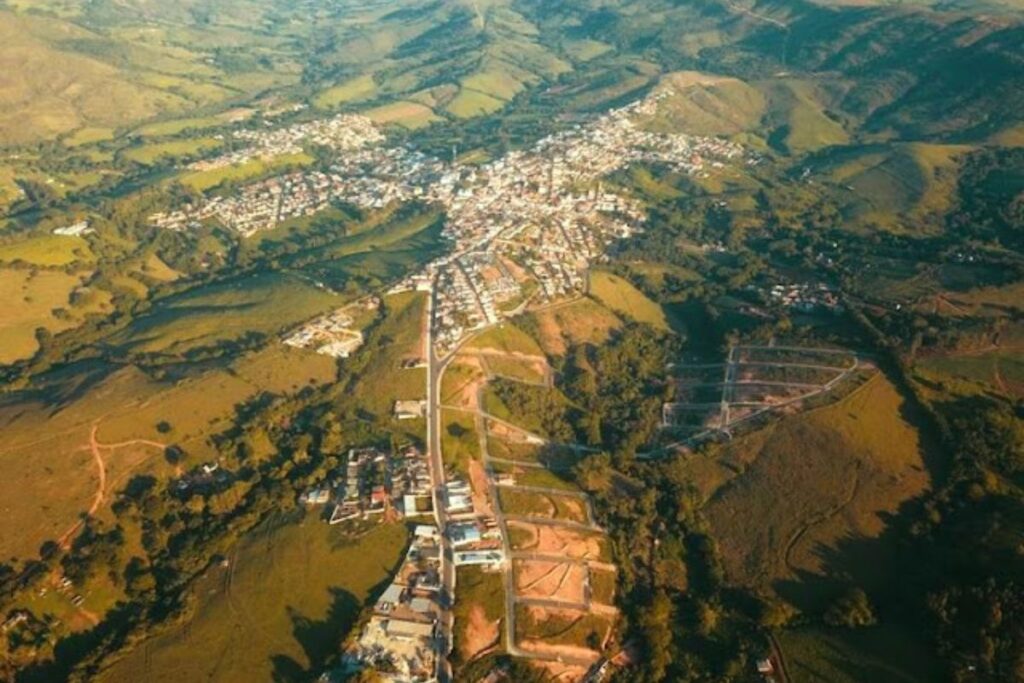 Prefeitura de Luminárias oferece concurso com ganhos de até R$ 9 mil 1 Concurso Prefeitura de Luminárias