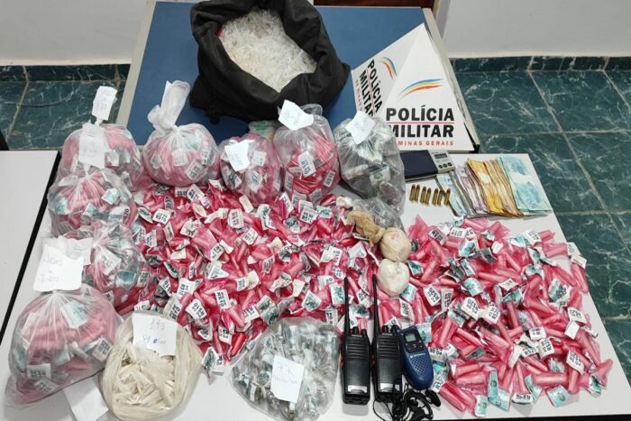 Homem é preso com mais de mil pinos de cocaína em Além Paraíba 1 WhatsApp Image 2024 02 10 at 11.01.19