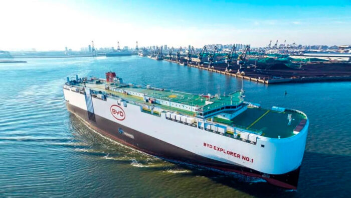 Conheça os 5 fatores que fizeram a BYD dominar o mercado de carros elétricos 4 transporte de carros elétricos navio byd