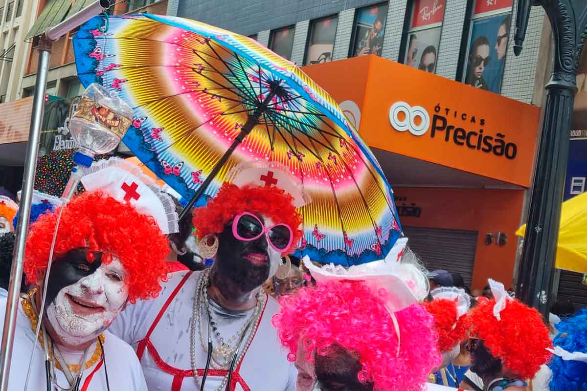 carnaval-domesticas-de-luxo-leonardo-costa-2 carnaval-domesticas-de-luxo-leonardo-costa-2