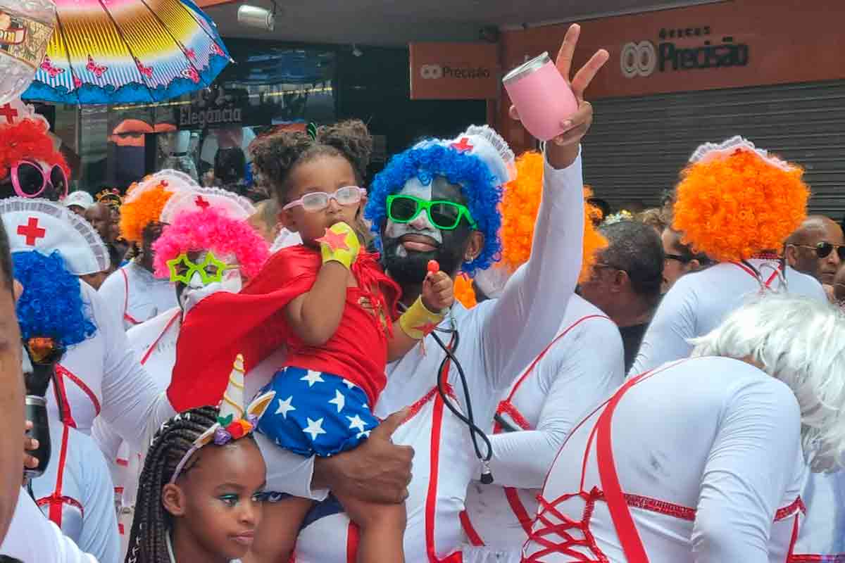 carnaval-domesticas-de-luxo-leonardo-costa carnaval-domesticas-de-luxo-leonardo-costa