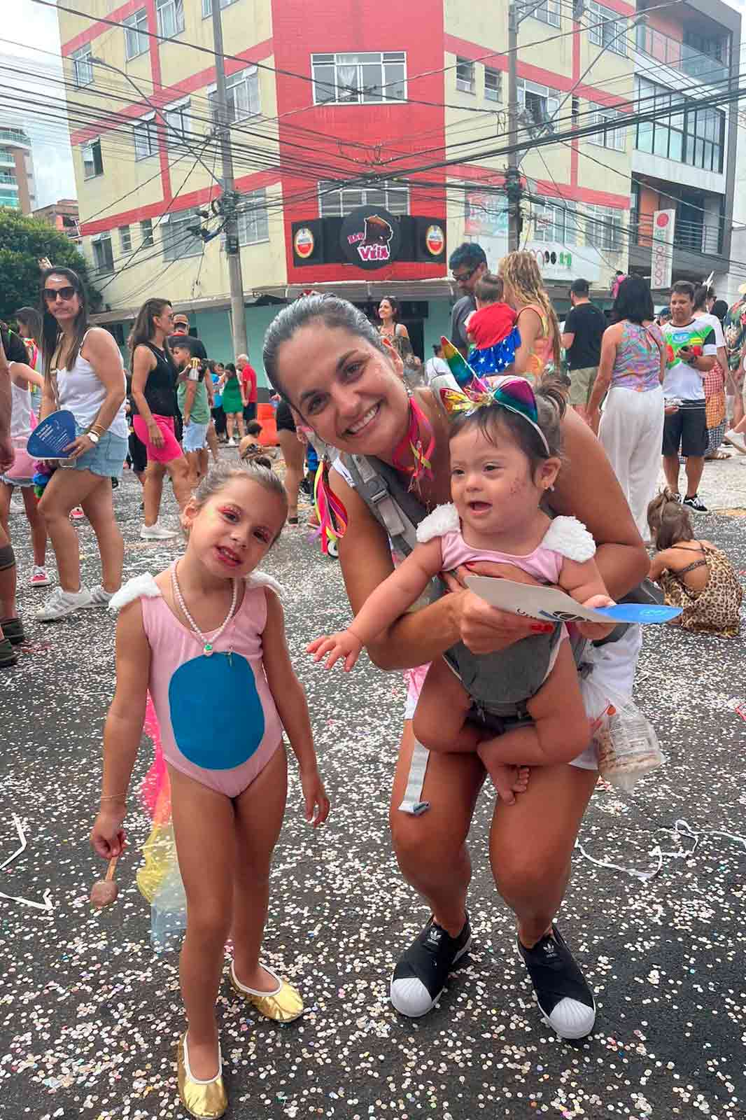 Carnaval 2024: folia acontece por toda cidade neste sábado; veja fotos 3 carnaval meleka de jacare gabriela pamela costa