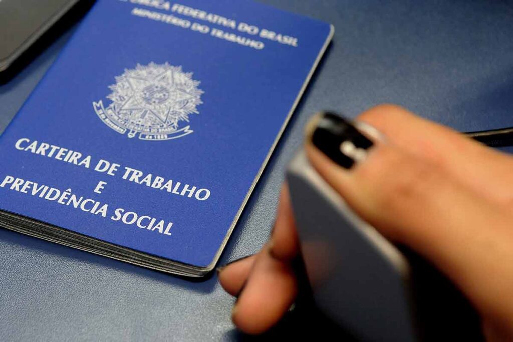 ‘Vagou, JF’ começa a semana com mais de 260 oportunidades de emprego 1 Contato com trabalhador durante as férias pode gerar multa e indenização, alerta especialista