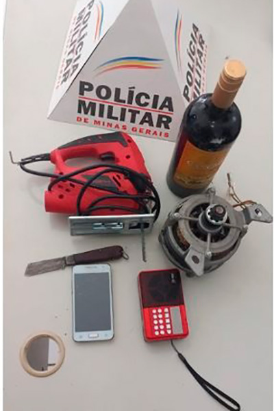 Homem é preso por furtar garrafa de vinho, caixa de som e serra tico-tico 1 furto vinho som antonio carlos pm