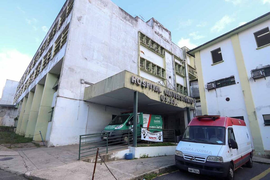 Acusado de assédio sexual tenta gravar médica no banheiro do HU 1 hu santa catarina felipe couri