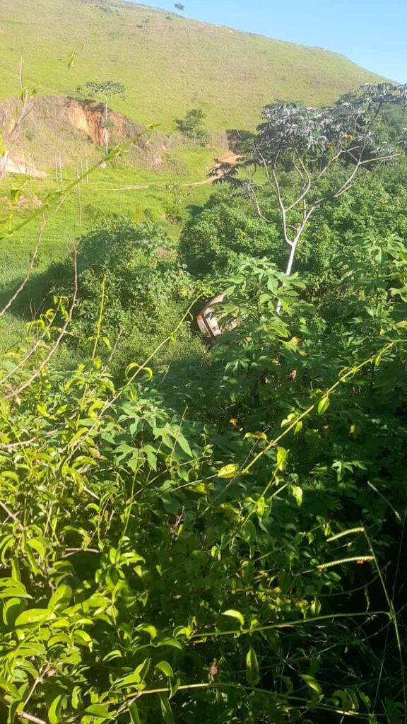 Após capotamento, mulher morre na BR-267 1 ok ccapotamento divulgacao samu