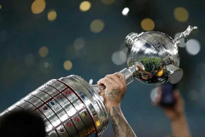 Sorteio do Mundial de Clubes de 2025 com Palmeiras, Fla e Flu ganha data; confira 1 final da Libertadores sorteio mundial