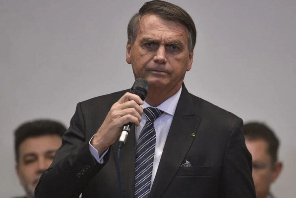 Bolsonaro diz sentir que vai ser preso até mês que vem: 'Estou no cadafalso' 1 Bolsonaro diz sentir que vai ser preso até mês que vem: 'Estou no cadafalso'